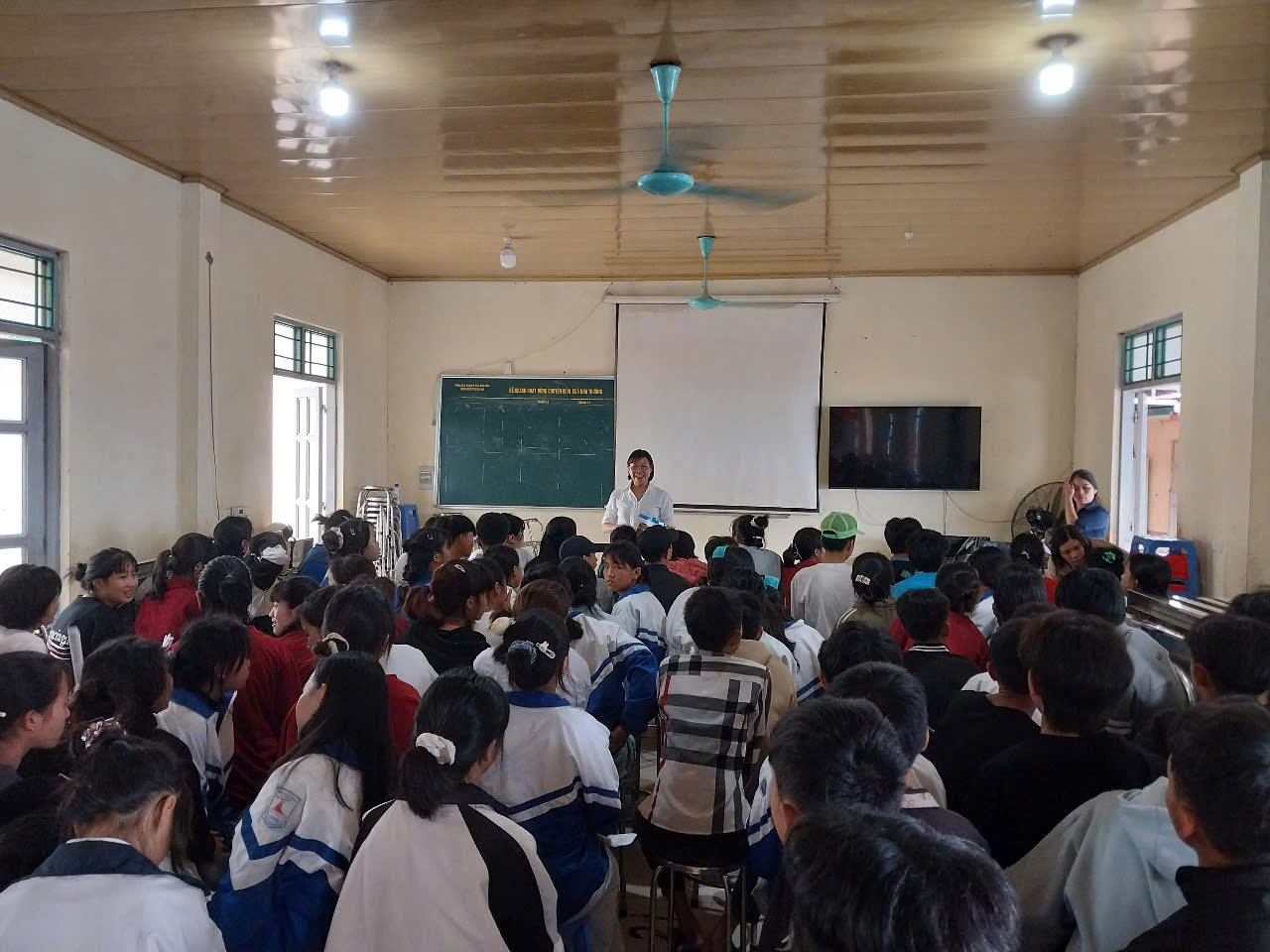 CÁC TRƯỜNG THPT TRÊN ĐỊA BÀN TỈNH TUYỂN SINH LỚP 10 TẠI TRƯỜNG PTDTBT THCS PU NHI