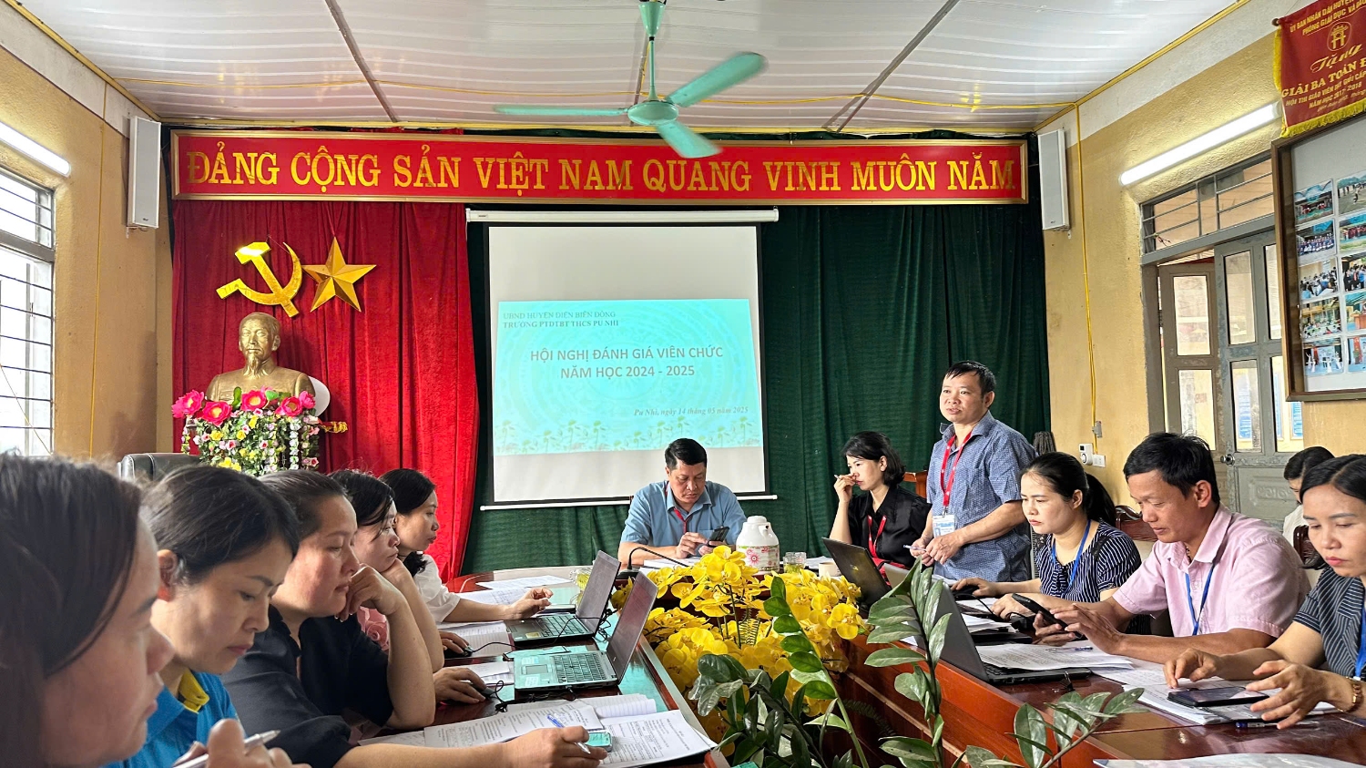 TRƯỜNG PTDTBT THCS PU NHI TỔ CHỨC BÌNH XÉT THI ĐUA CUỐI NĂM HỌC 2024 – 2025