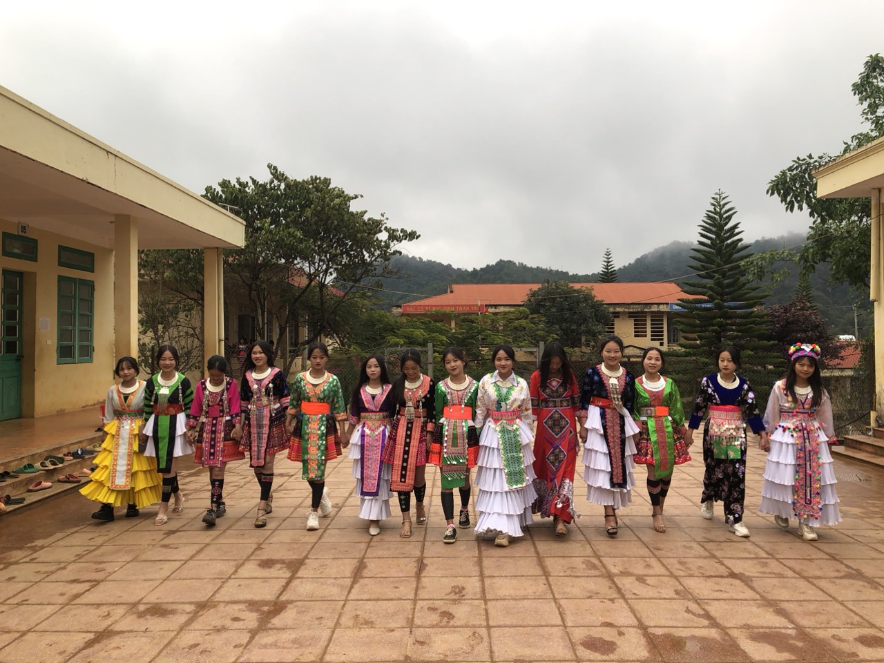 Hoạt động trải nghiệm "Nét đẹp truyền thống dân tộc Mông"